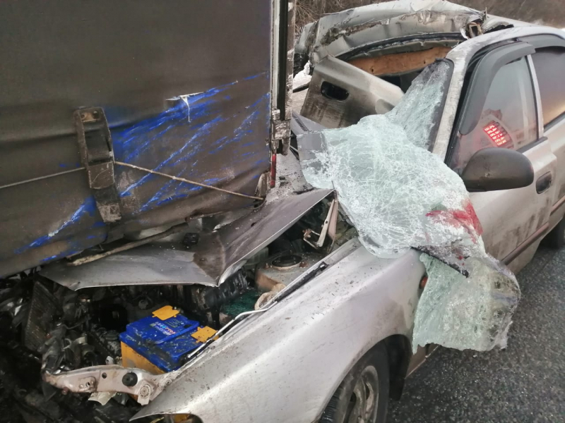 Близ Сасово Hyundai Accent влетел в грузовую машину, пассажир легковушки погиб